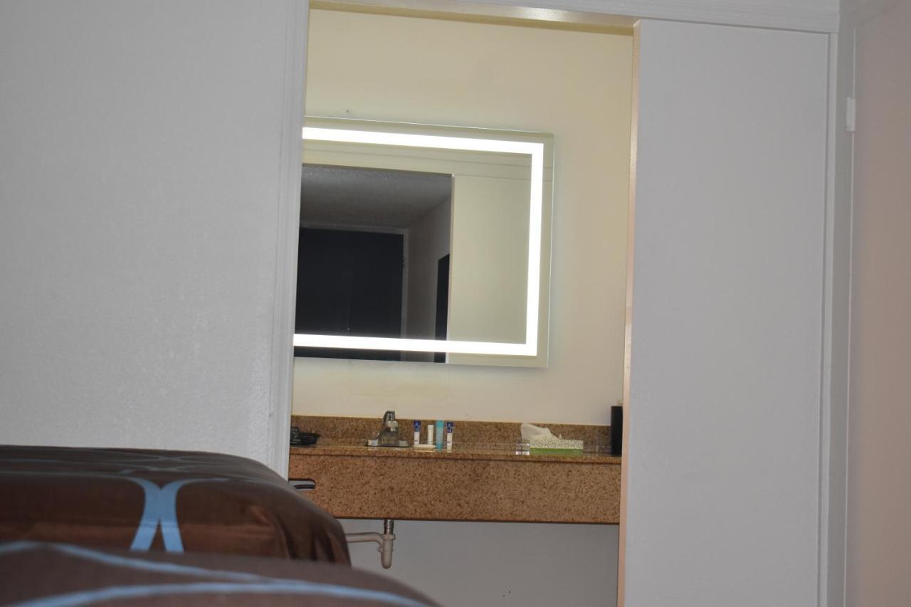 Super 8 By Wyndham Riverside Al 외부 사진
