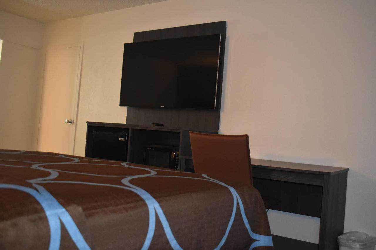 Super 8 By Wyndham Riverside Al 외부 사진