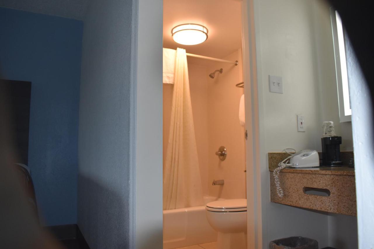 Super 8 By Wyndham Riverside Al 외부 사진
