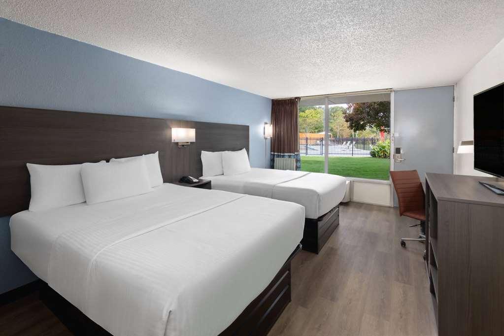 Super 8 By Wyndham Riverside Al 객실 사진
